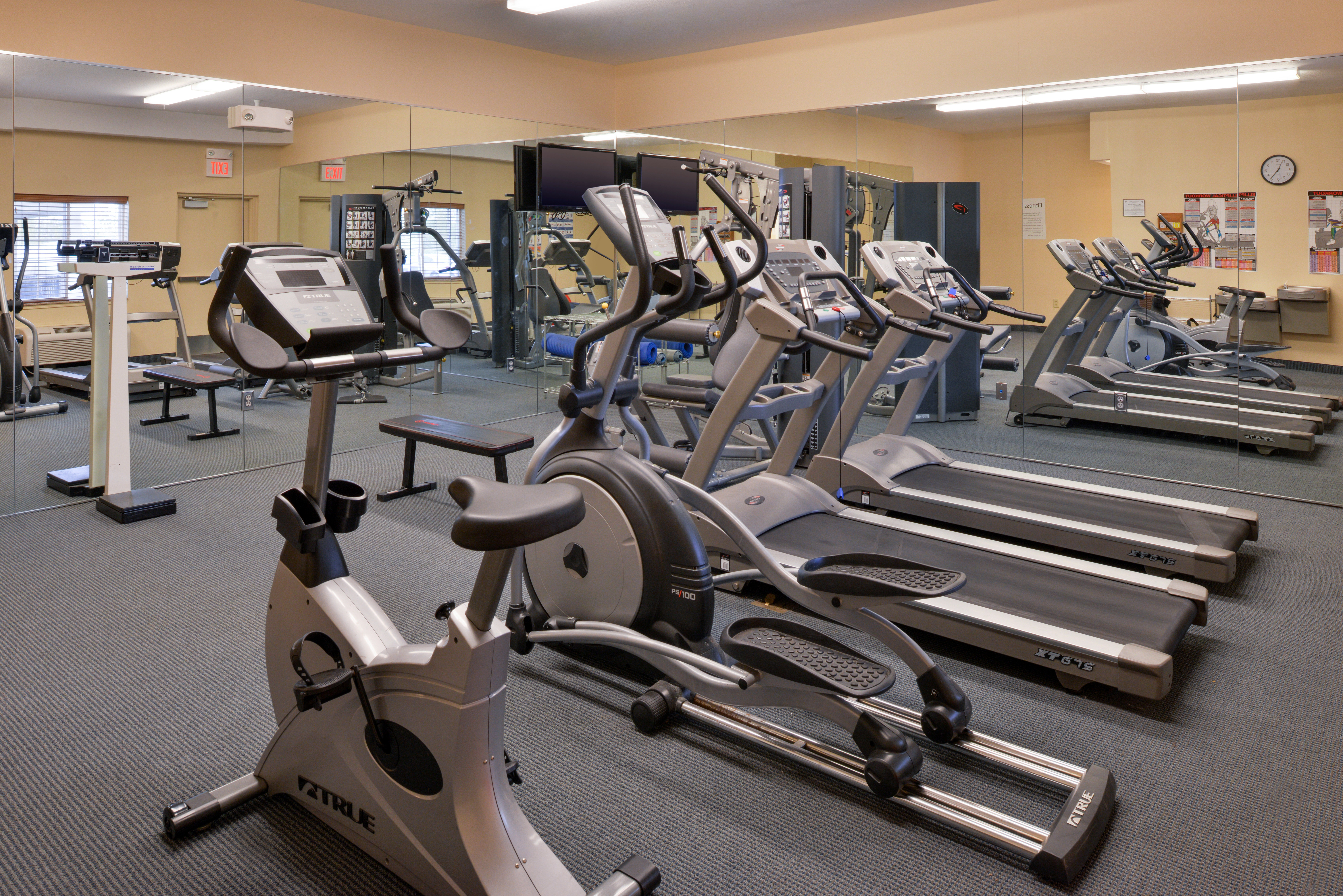 Candlewood Suites Kansas City Northeast 32/73