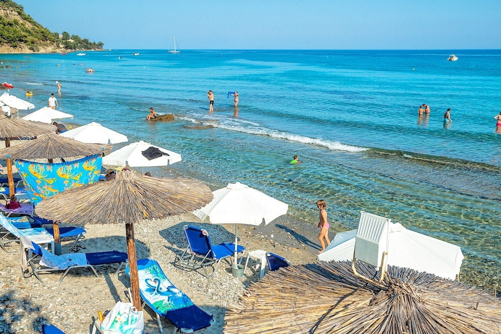 Xenios Dolphin Beach Hotel 57/68