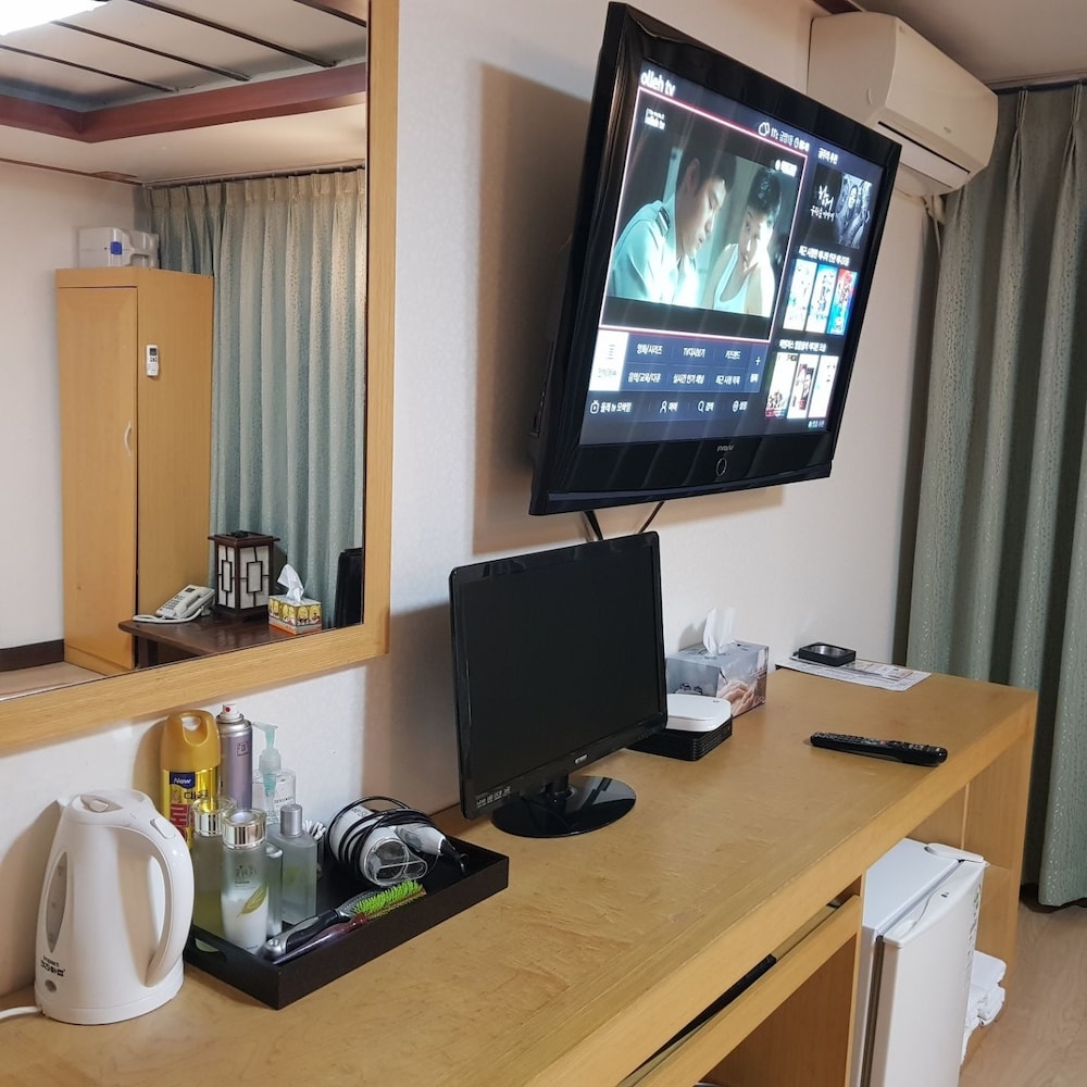 Arirang Hotel 42/50