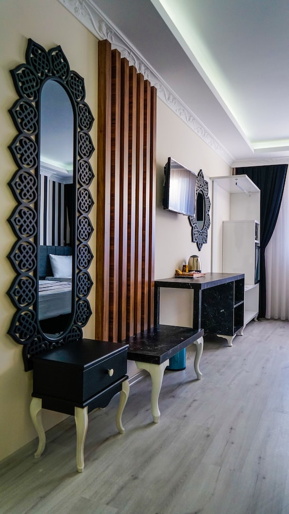 Cnr Inci Hotel 4/32