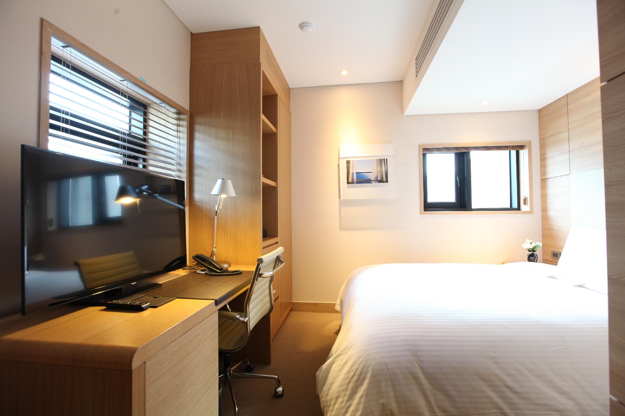 Studio, Partial Side View، ACUBE HOTEL 3/3