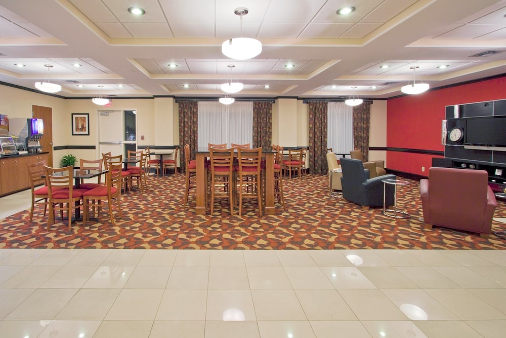 Holiday Inn Express Hotel Suites Bainbridge 46/53