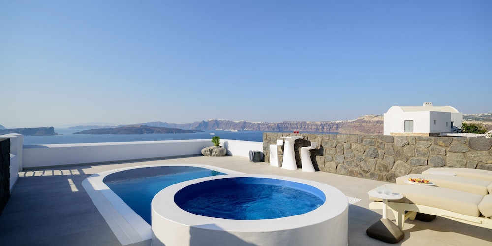 ACRO BLUE LUXURY VILLAS 55/60