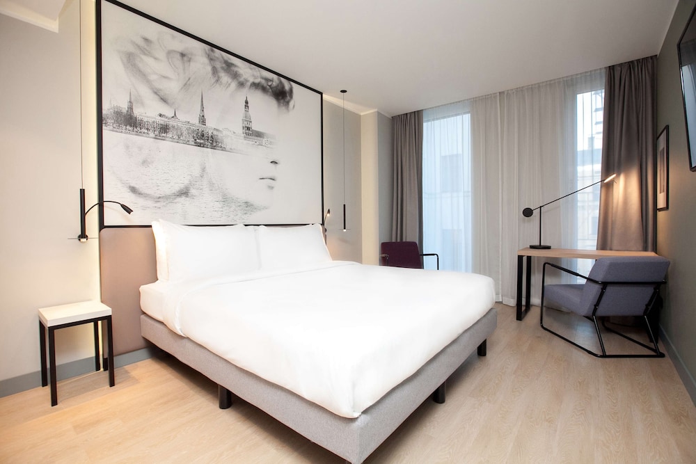 Standard, Twin Beds, Radisson Blu Latvija Conference and Spa Hotel, Riga 8/10