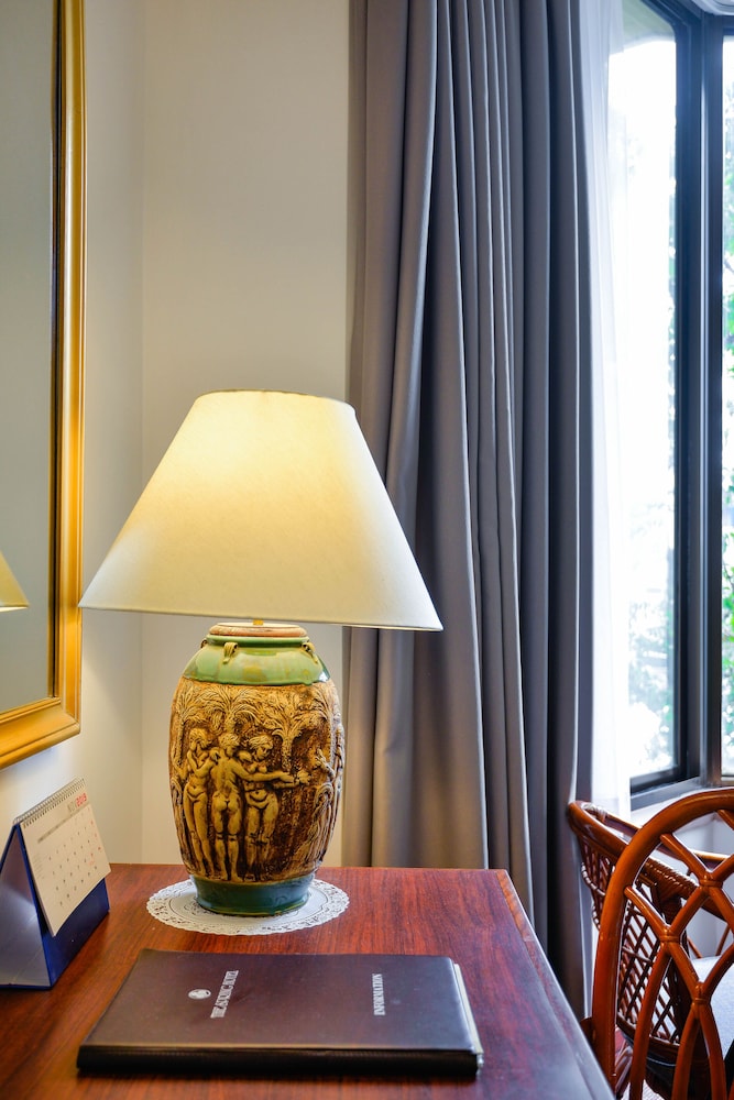 The Spring Hotel photo2