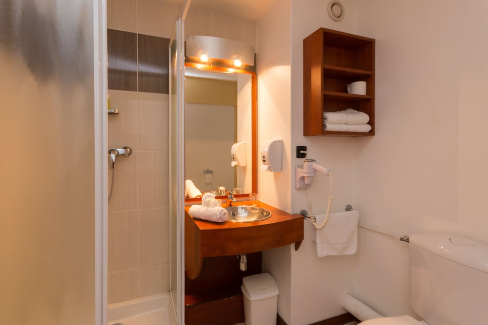 Brit Hotel Rennes Cesson - Le Floreal 7/66