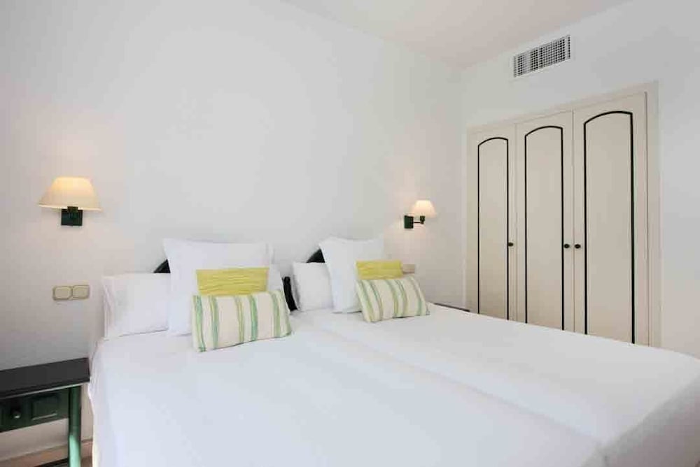 Valentin Son Bou Hotel Apartments 30/85