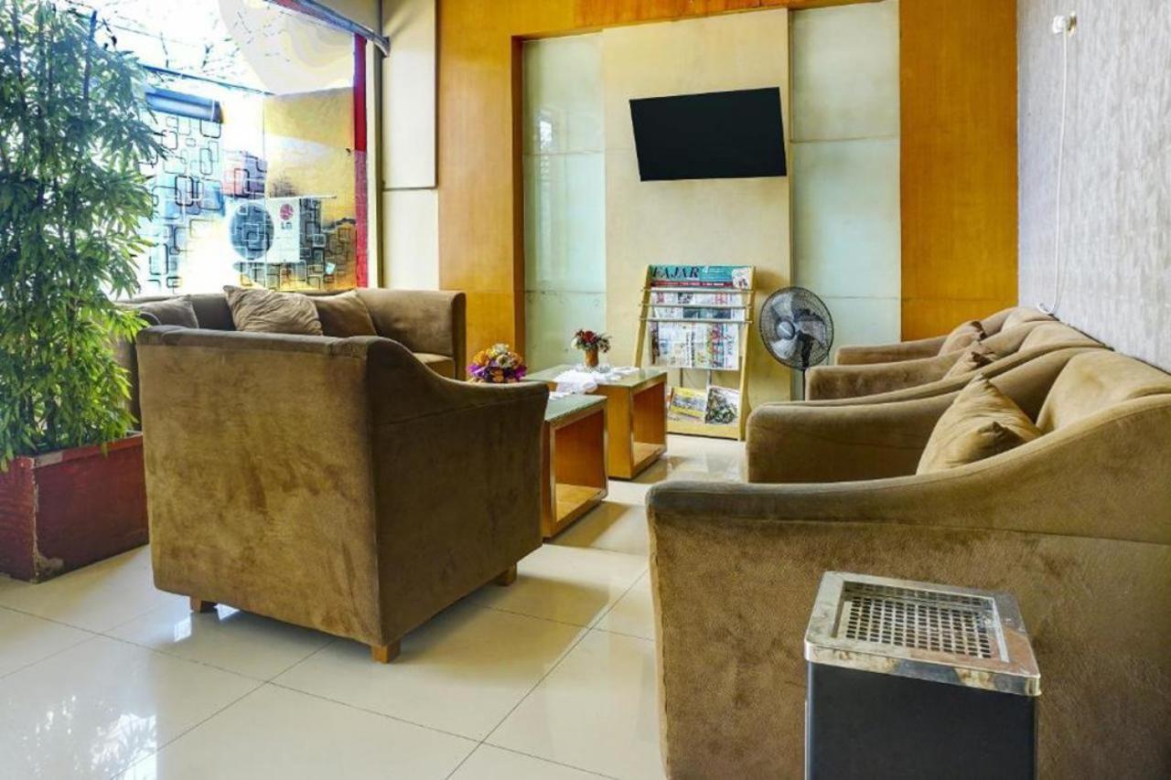 Hotel O near Mall Panakukang formerly Rika Hotel Makassar 25/30