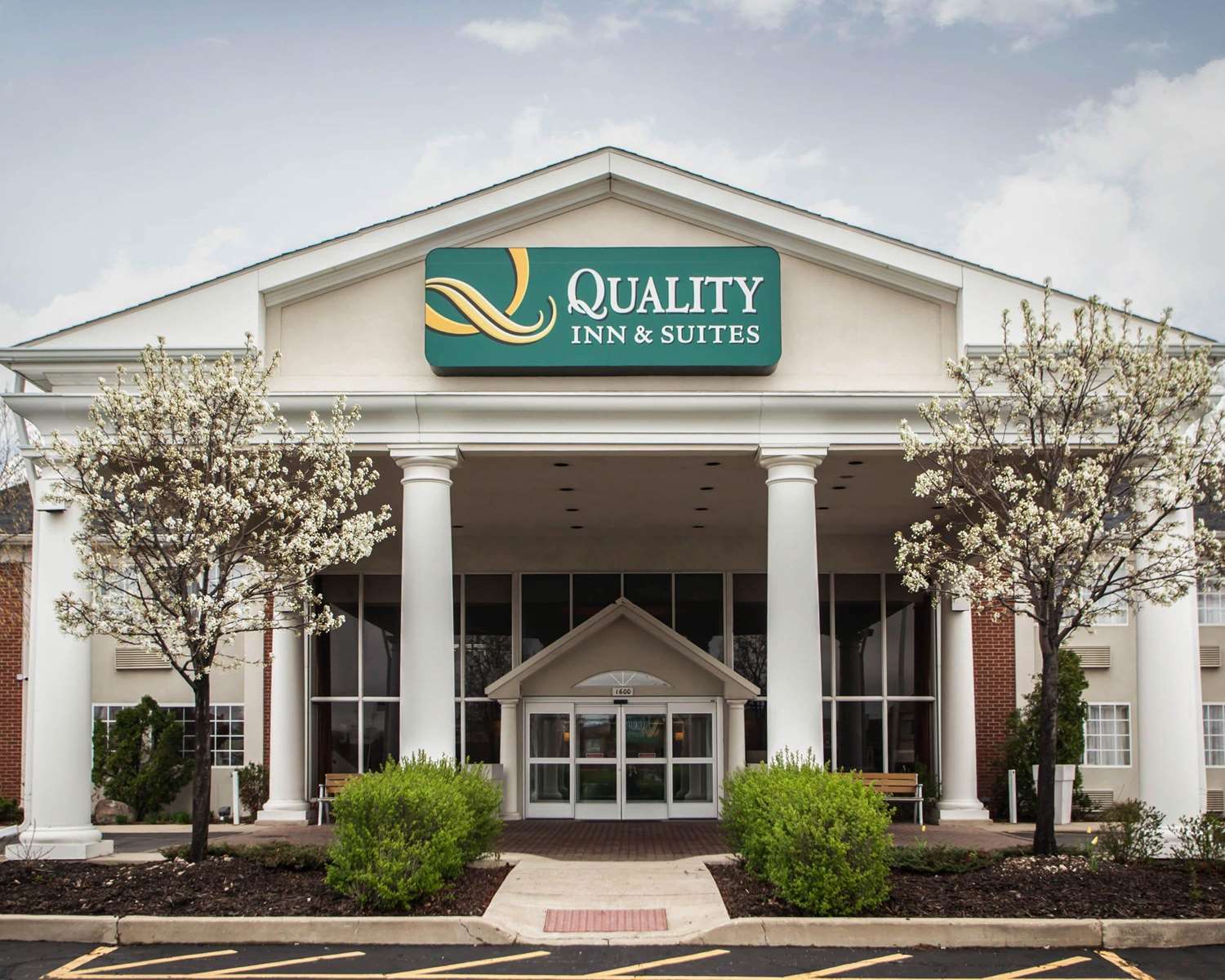 Quality Inn & Suites St Charles -West Chicago 2/40