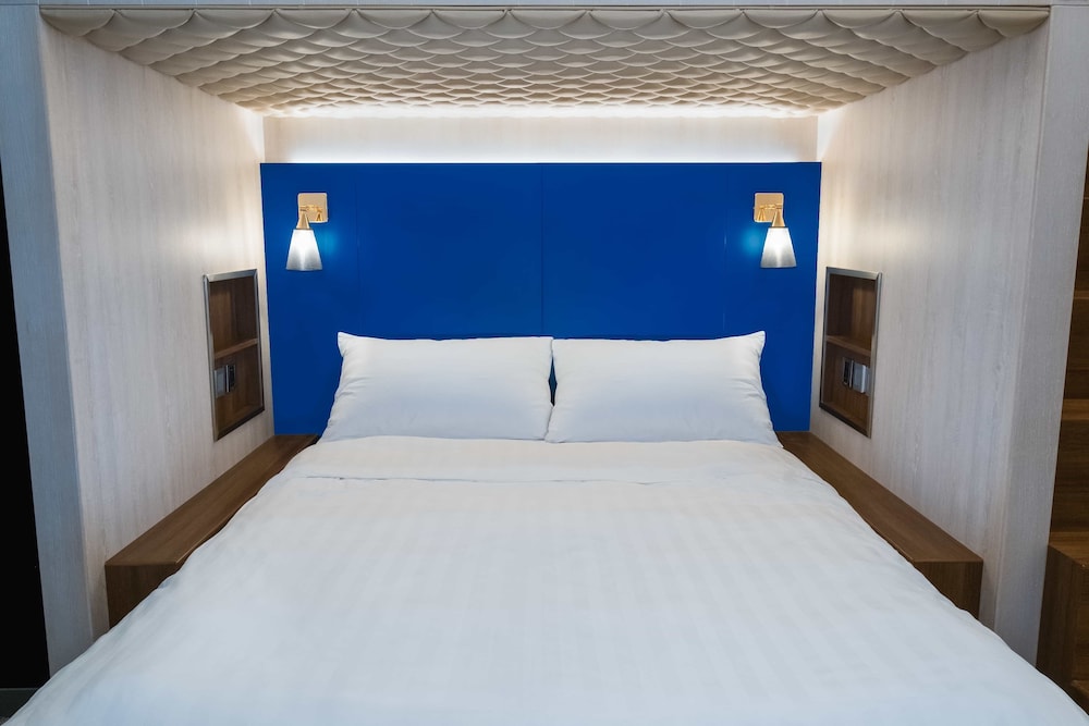 Nathan Hotel 25/72