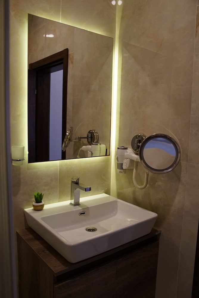 Room 23 Boutique Hotel 45/50