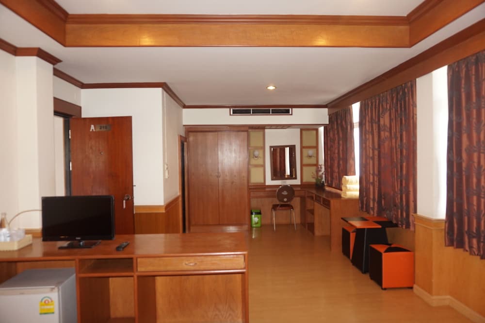 Supak Hotel 28/37