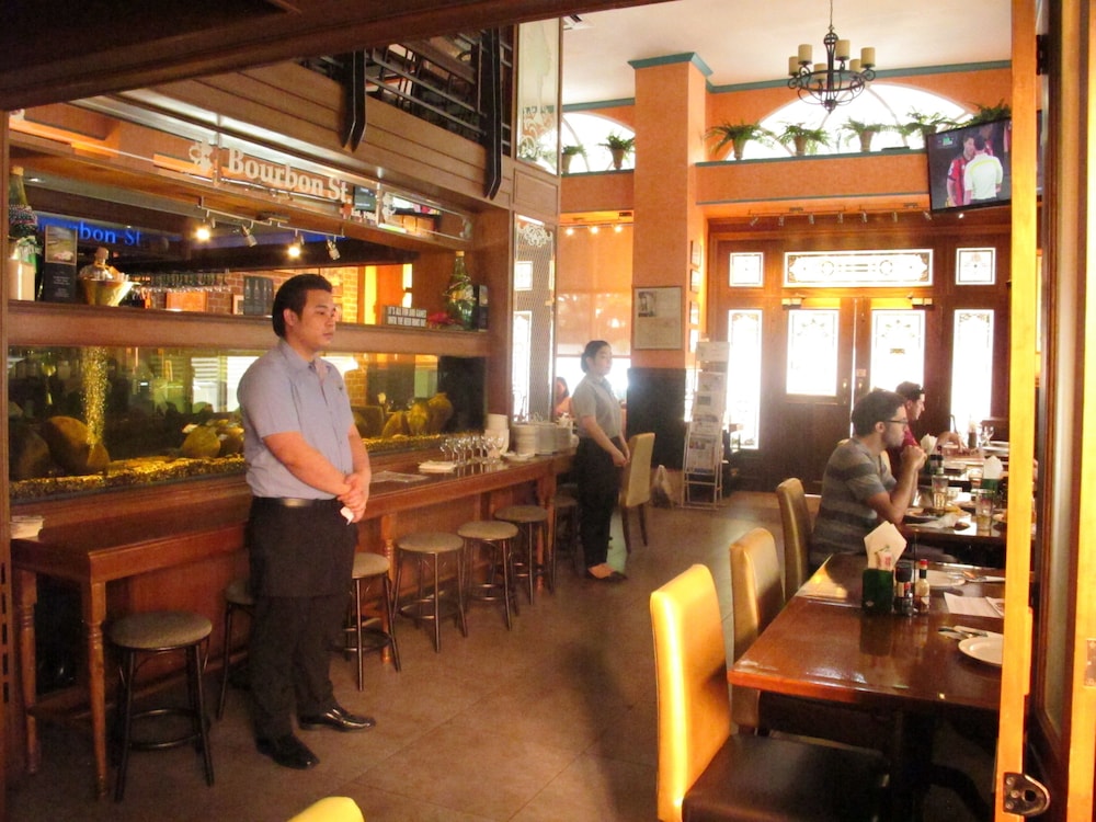 BOURBON ST BOUTIQUE HOTEL 30/35