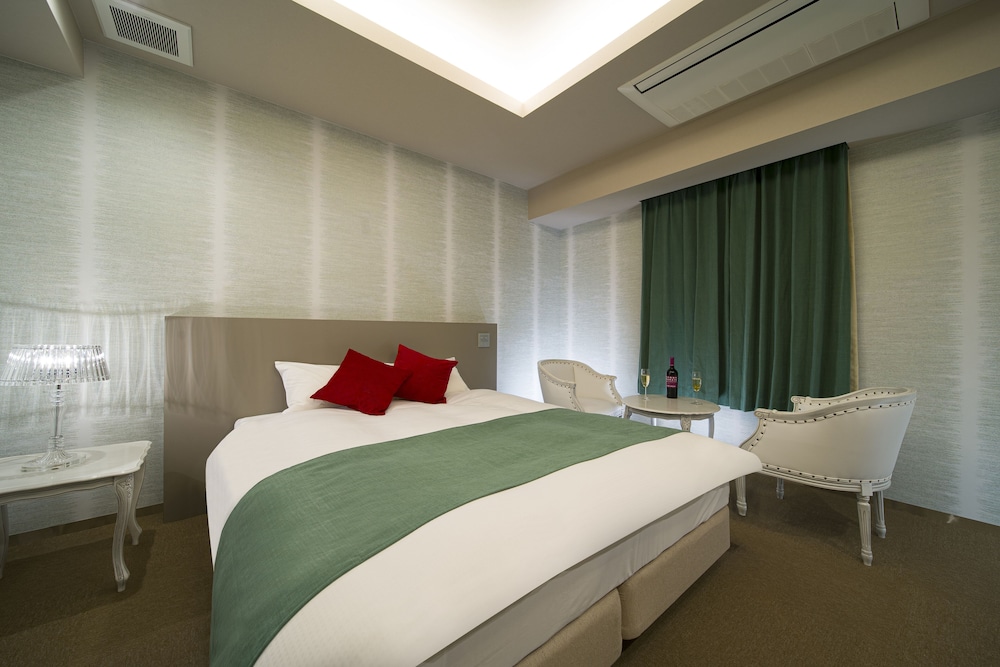 HOTEL LA SCALA 24/57