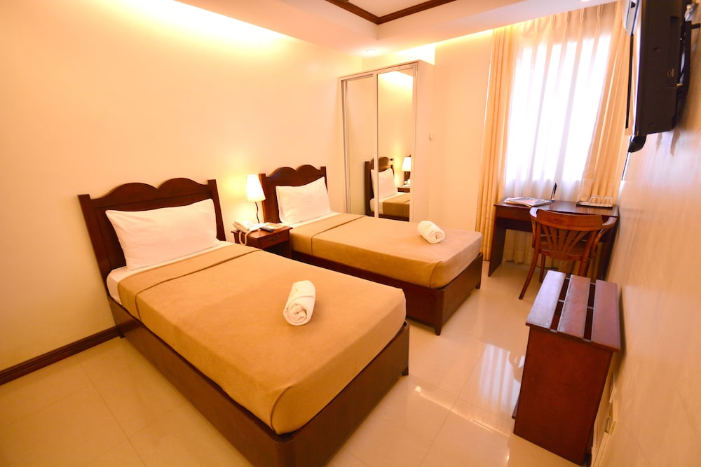 Ipil Suites Puerto Princesa 3/40