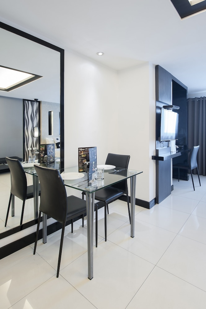 Y2 Residence Hotel 55/68