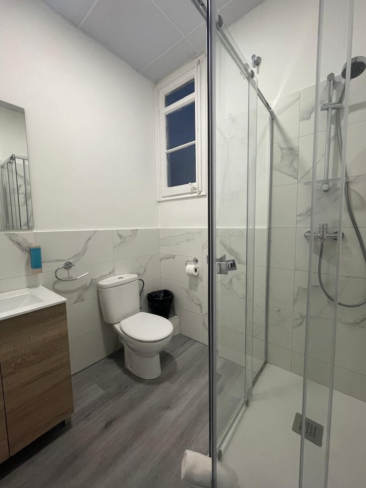 Hostal Balmes Centro 43/50