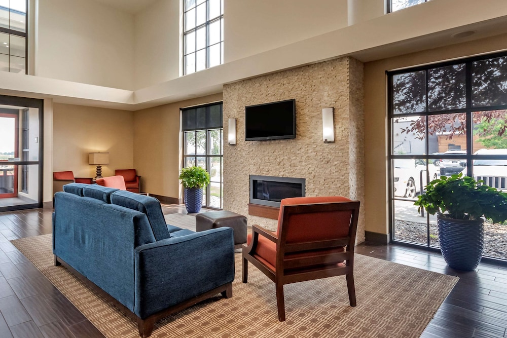 Comfort Suites Airport-University 19/33