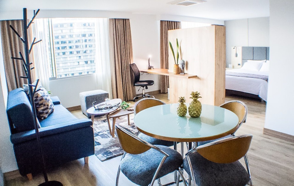 Novelty Suites Hotel 50/77