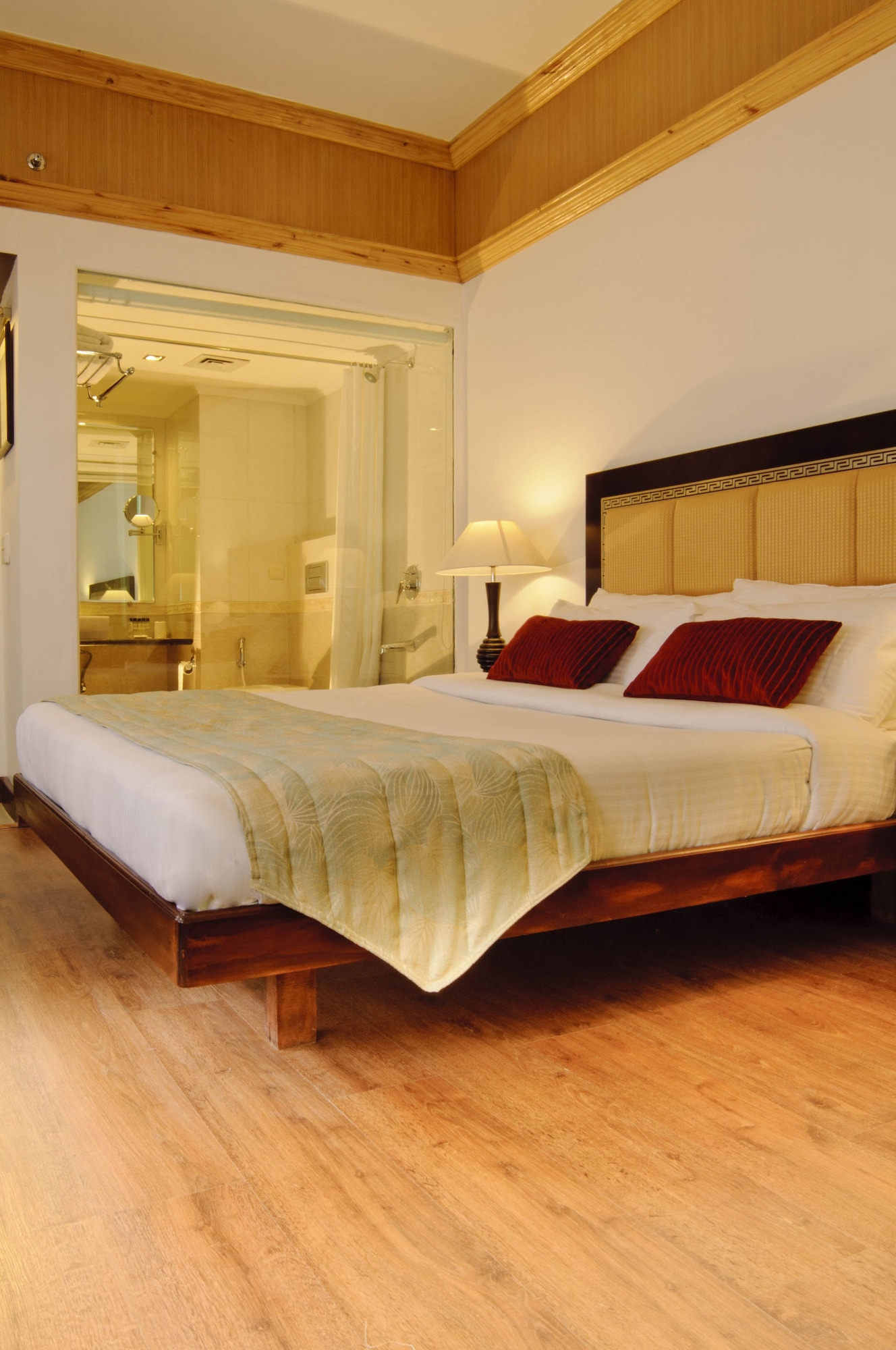 ROOM, RIVER VIEW