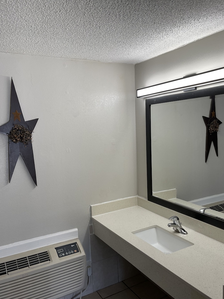 Country Town N Suites 37/65