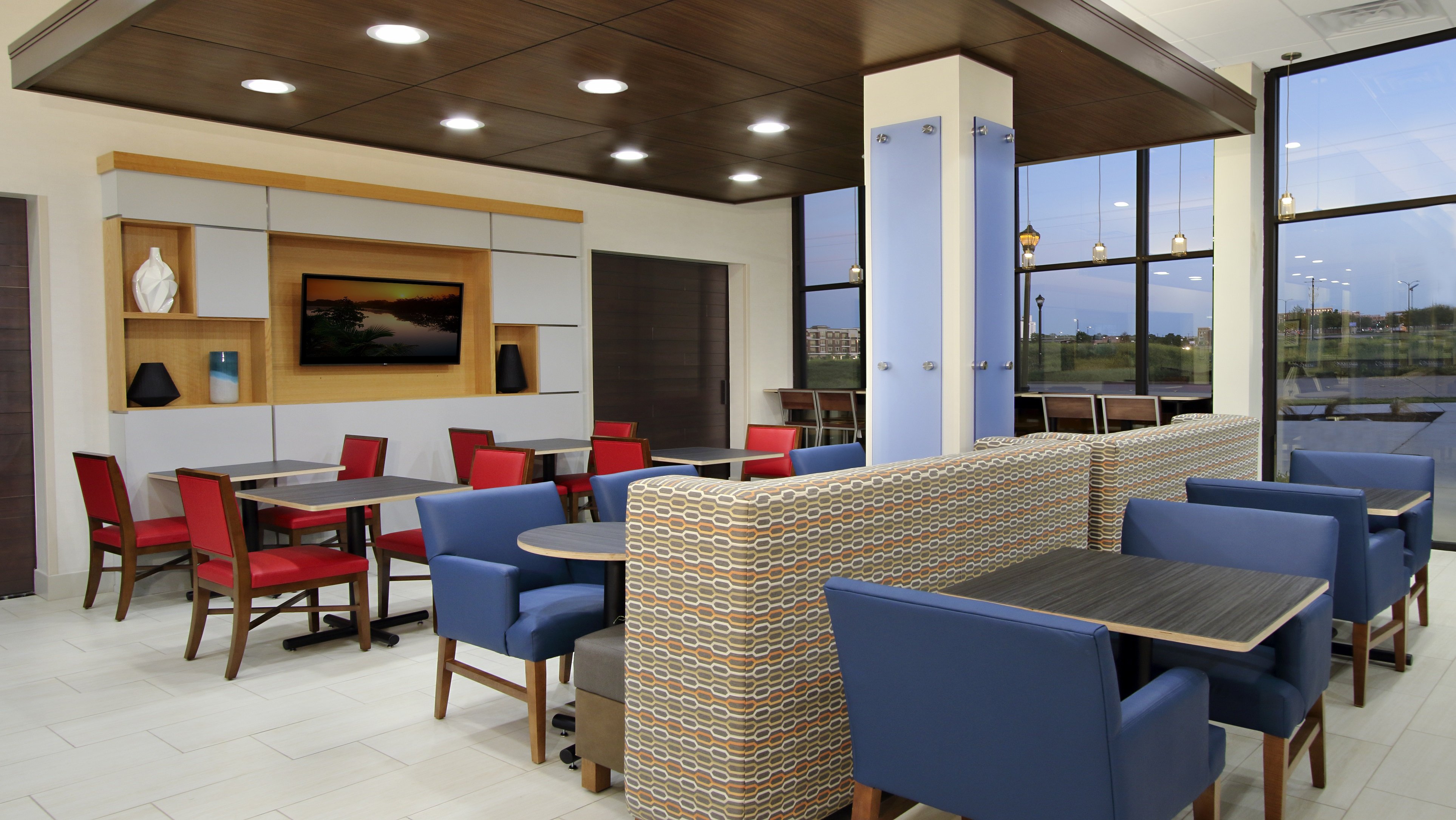 Holiday Inn Express & Suites Dallas-Frisco NW Toyota Stdm 39/52