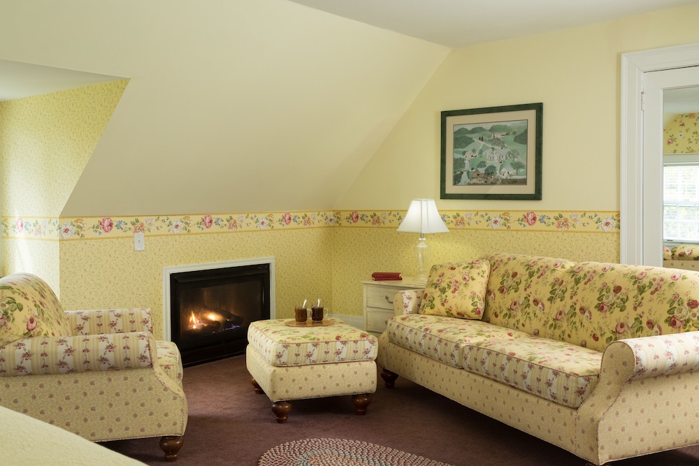 The Four Chimneys Inn 17/50