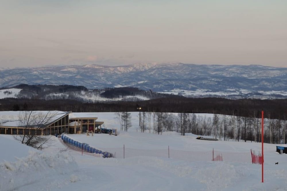 Niseko Freedom Inn 30/40