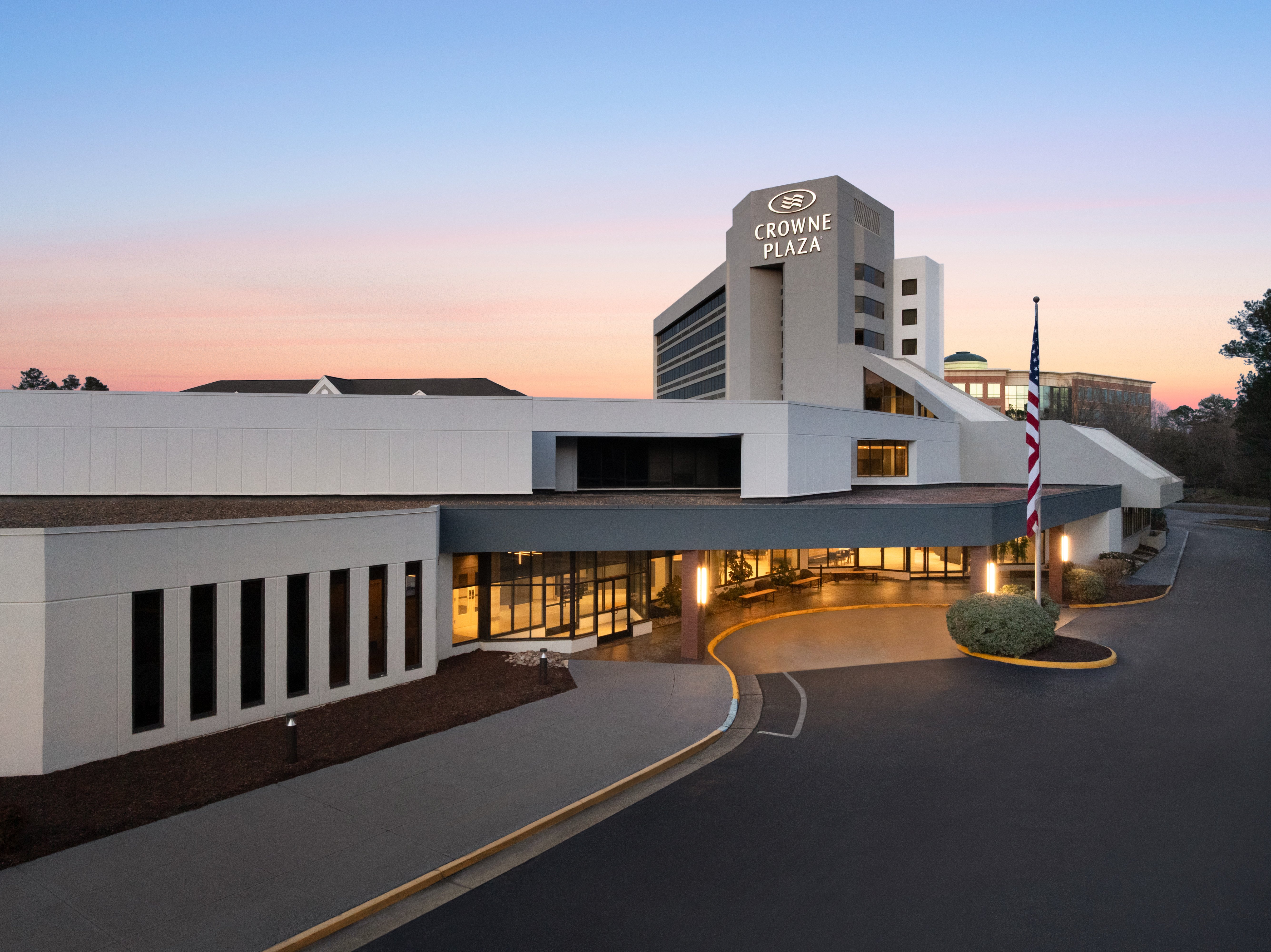 Crowne Plaza Virginia Beach Town Center 2/75