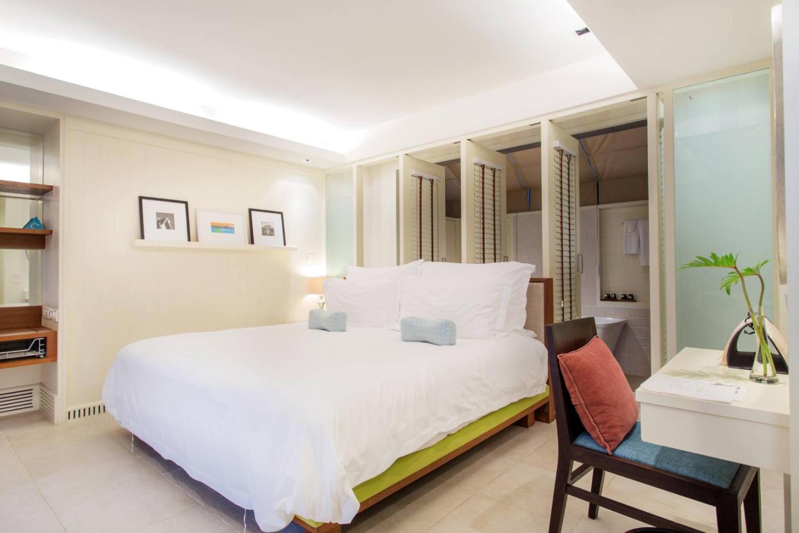 2 Bedrooms, Villa