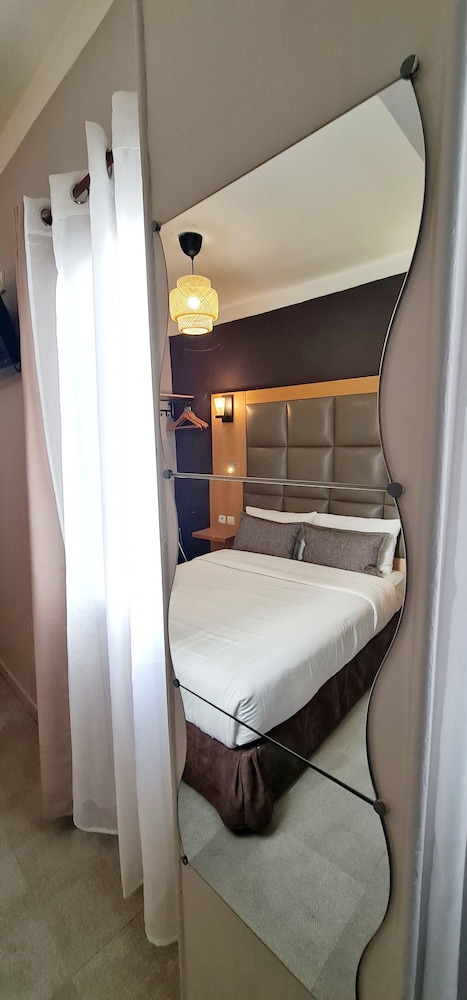Hotel De France. 28/38