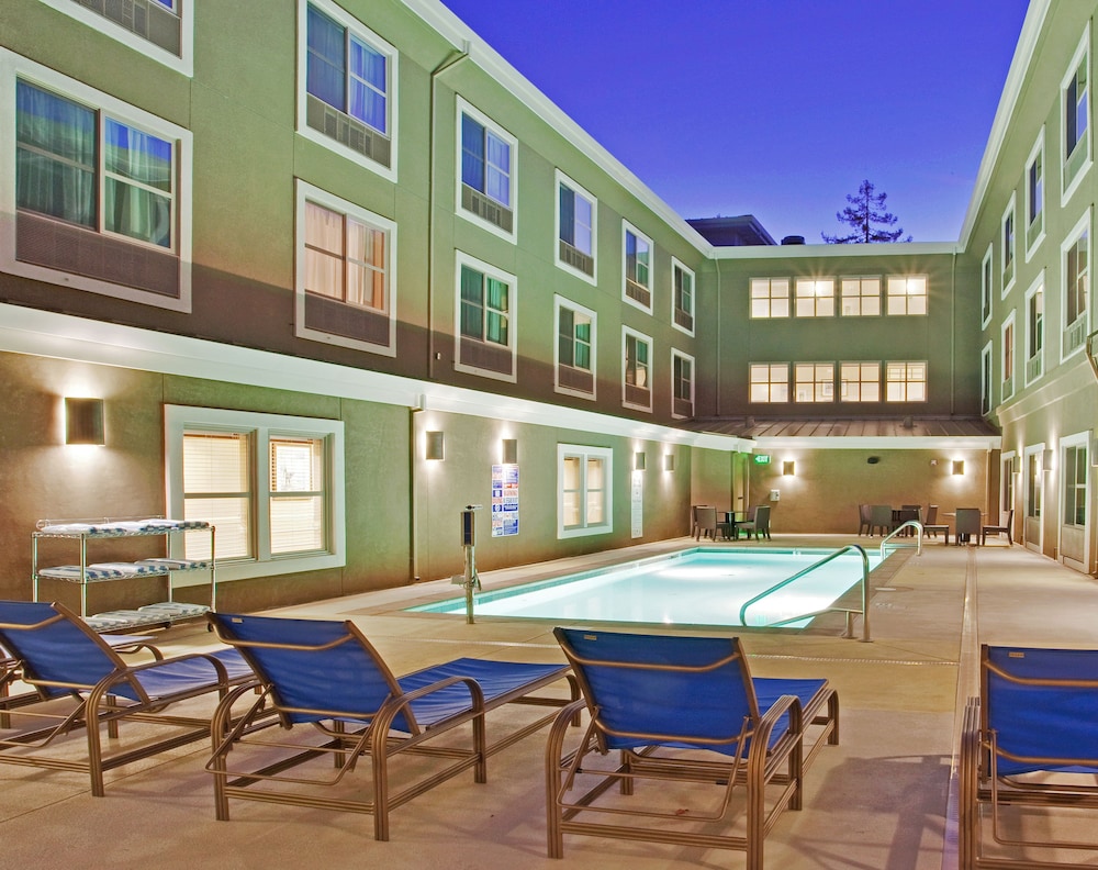 Holiday Inn Express Hotel Suites Santa Cruz 1/72