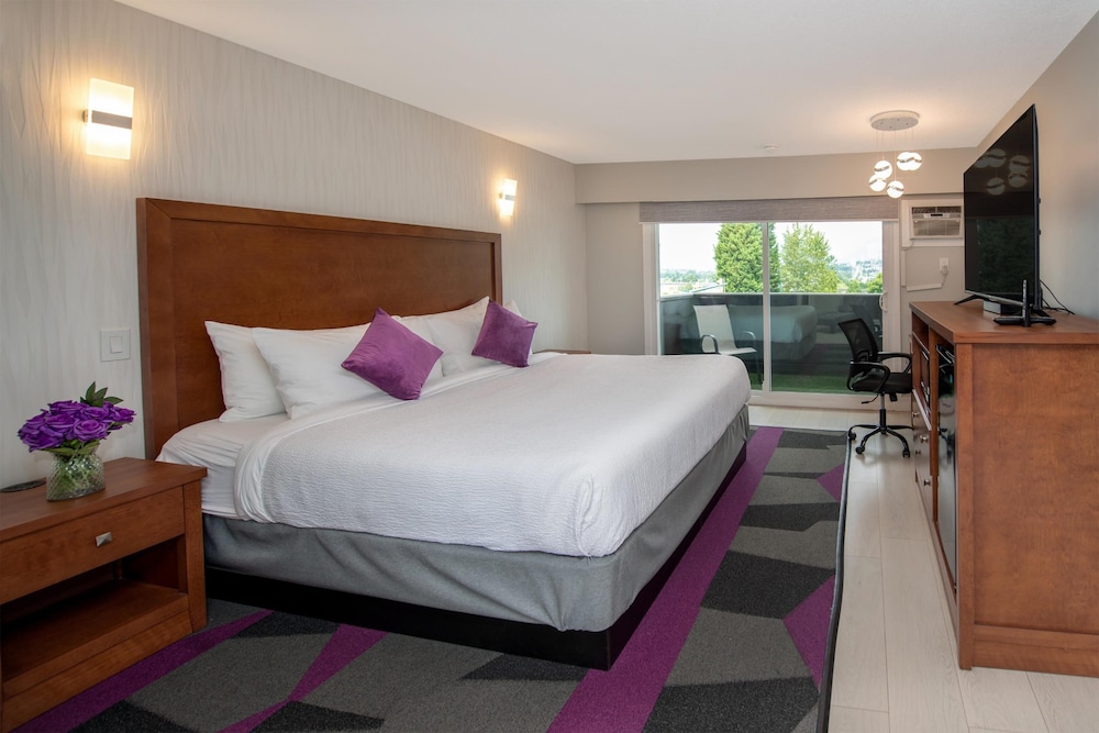 Coast, King Bed