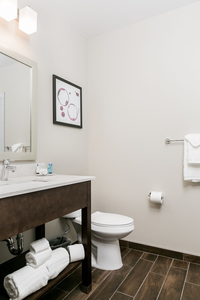 Hotel Siri Downtown - Paso Robles 32/53