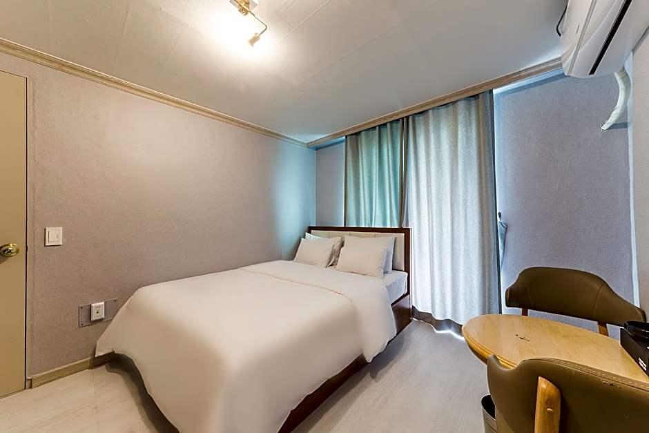 Grand Motel 14/85