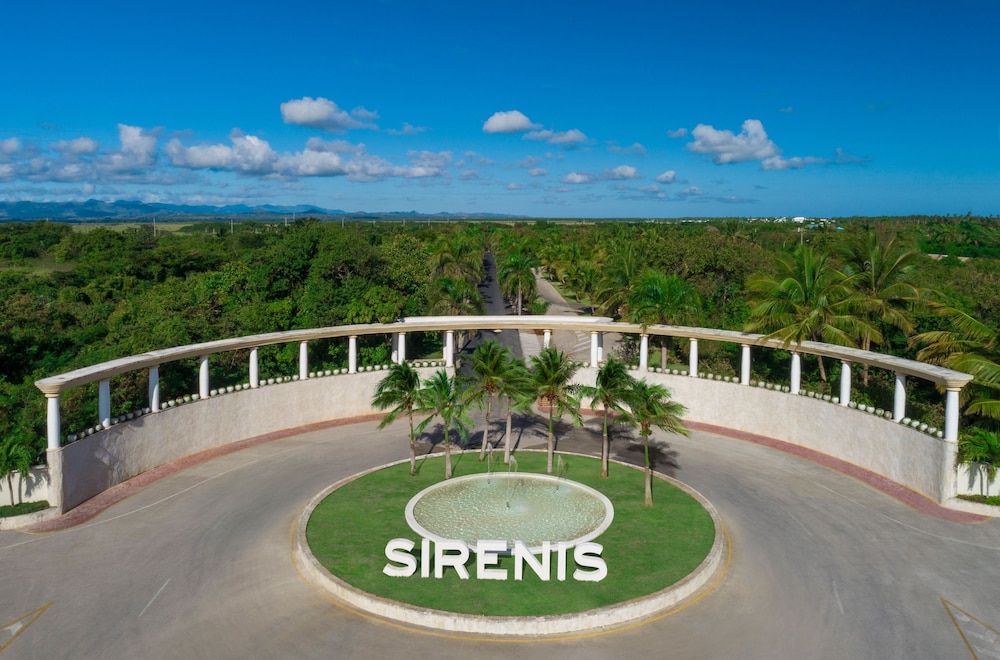Grand Sirenis Punta Cana Resort 77/79
