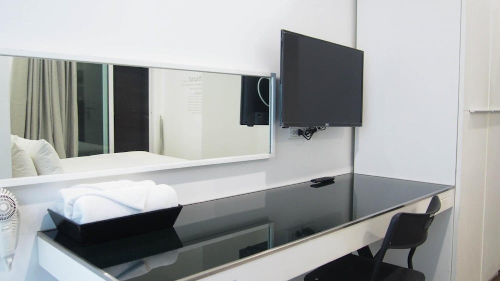Blu Monkey Bed And Breakfast 23/63