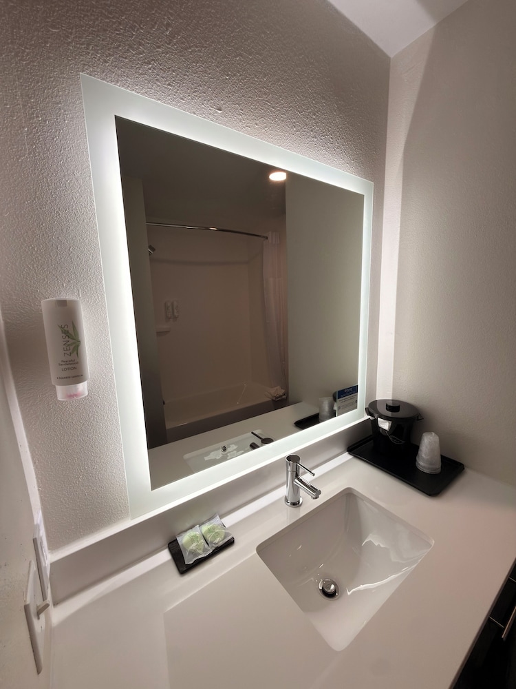 Sleep Inn - Oklahoma City Airport 32/32