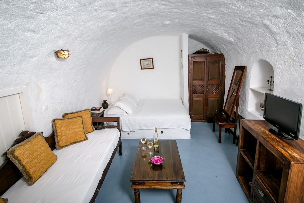 Alexander's Suites 48/68
