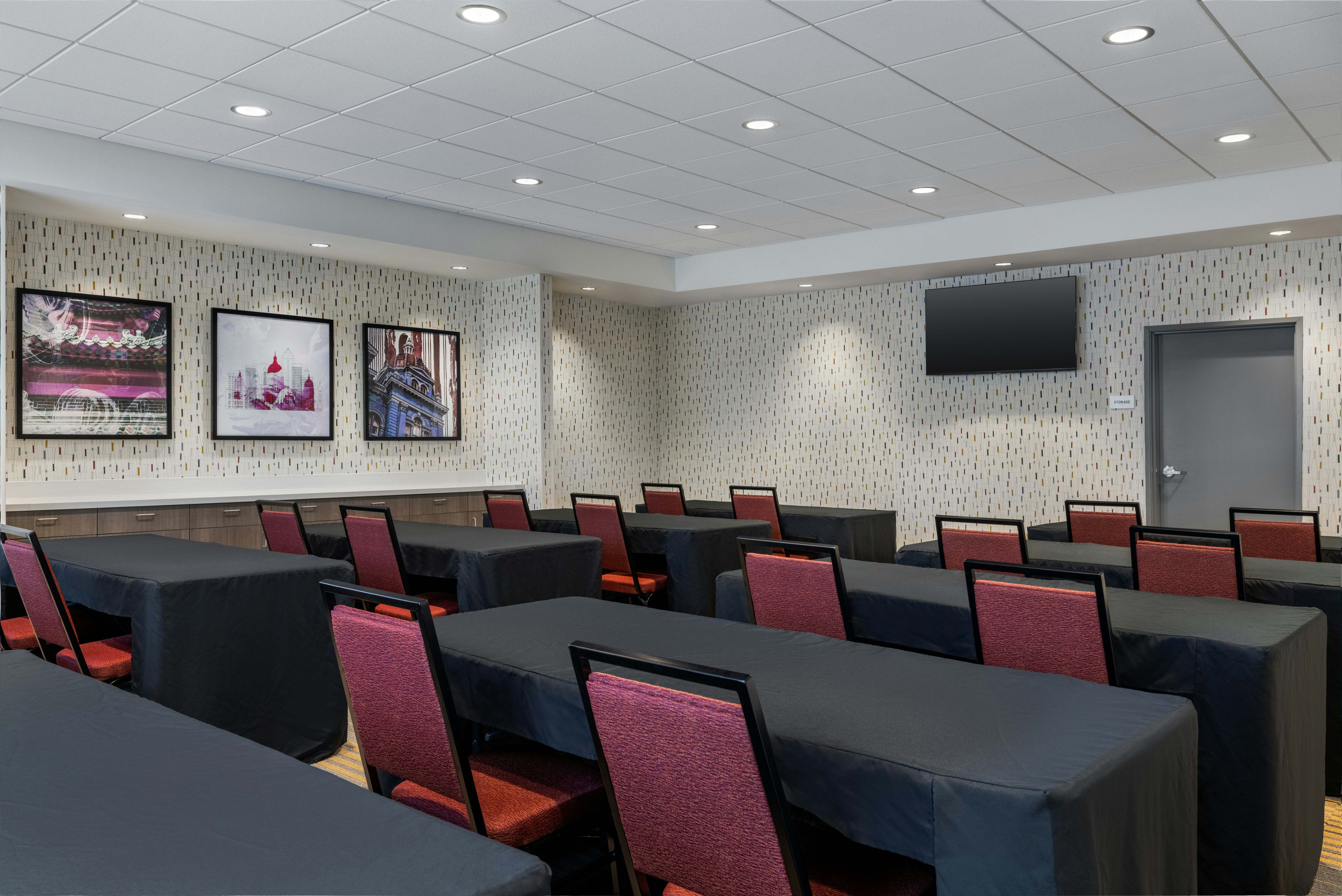 Home2 Suites by Hilton Altoona Des Moines 29/33