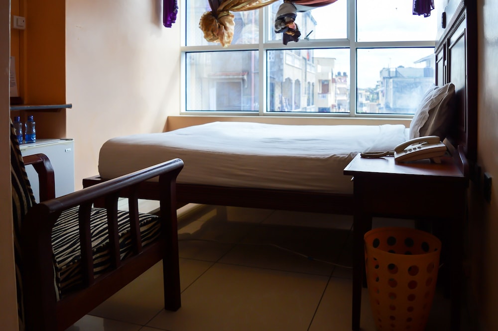 Global Palace Hotel 35/43