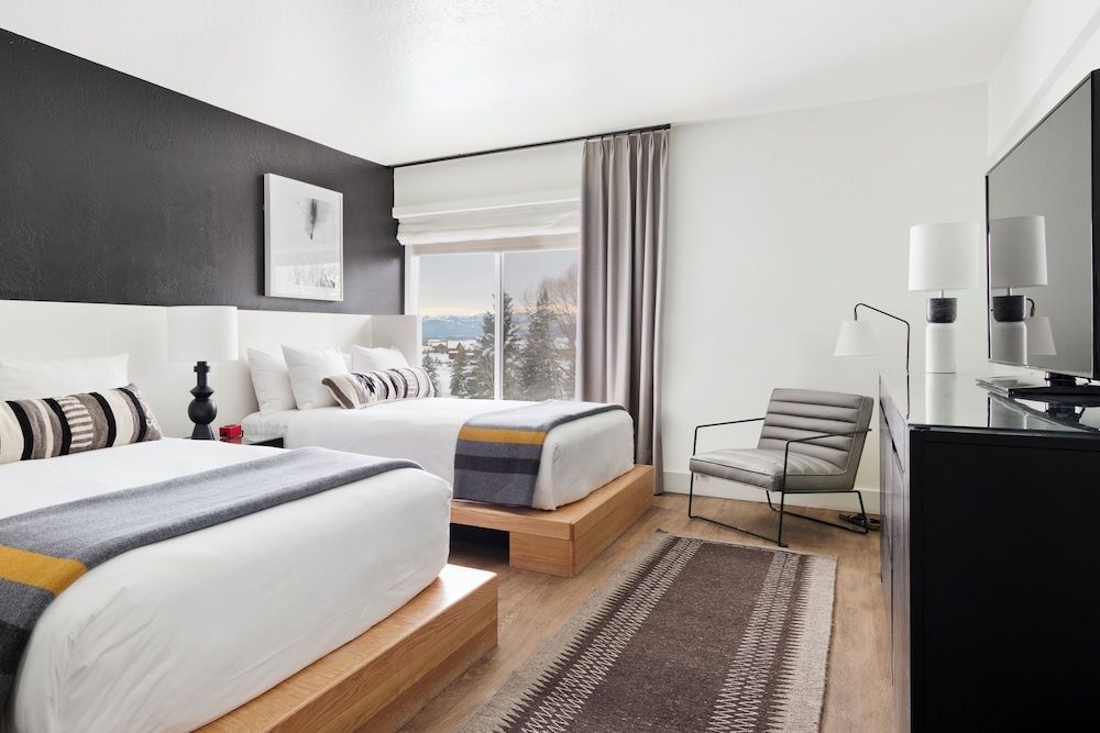 Continuum Hotel 6/50
