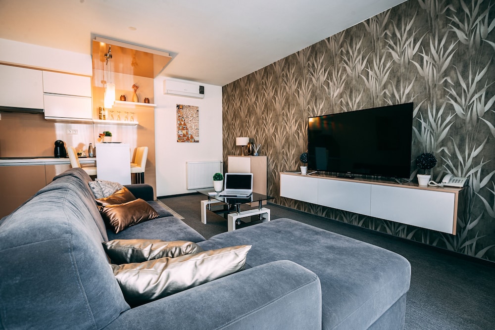 Auris Hotel 32/40