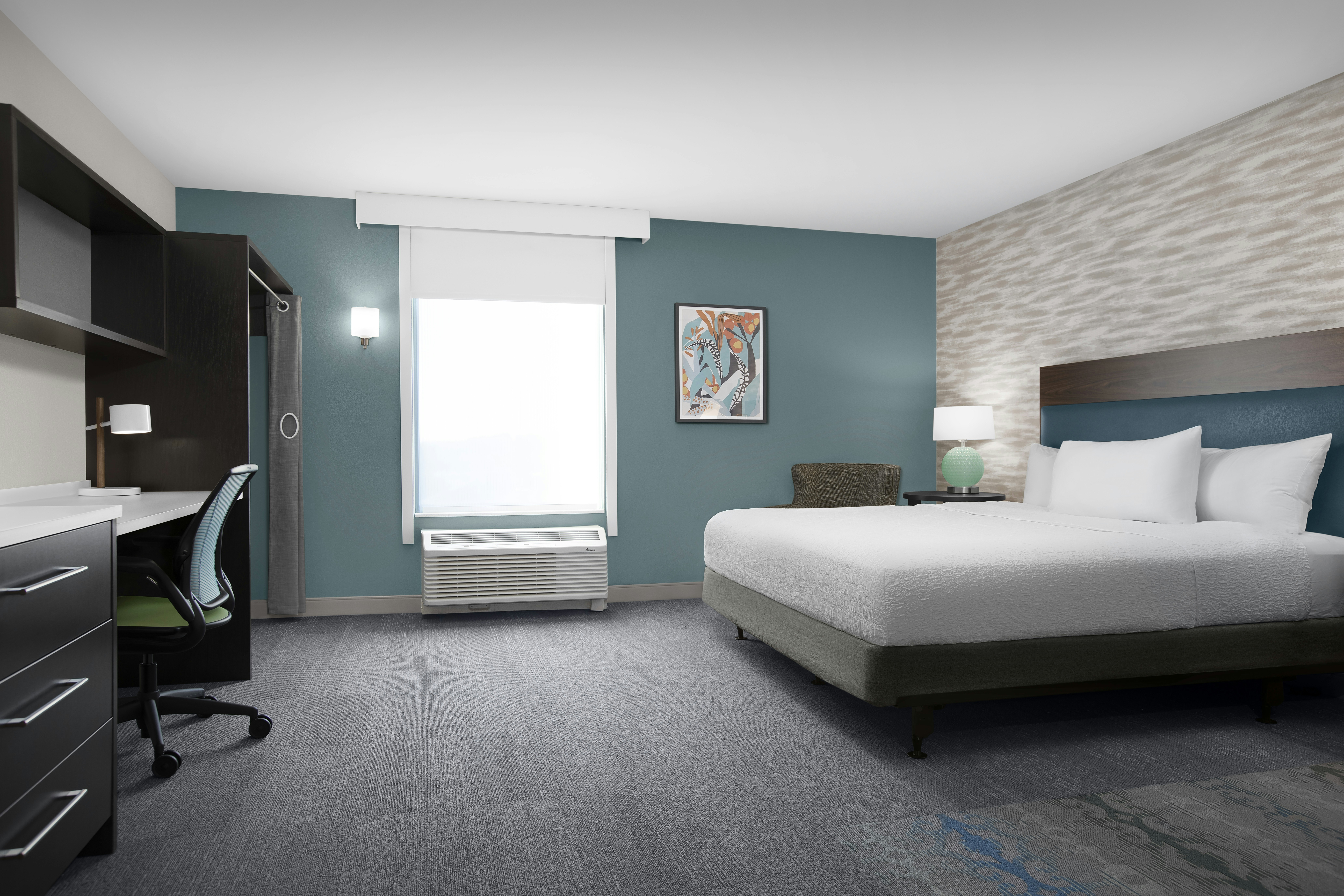 SUITE, KING BED, ACCESSIBLE