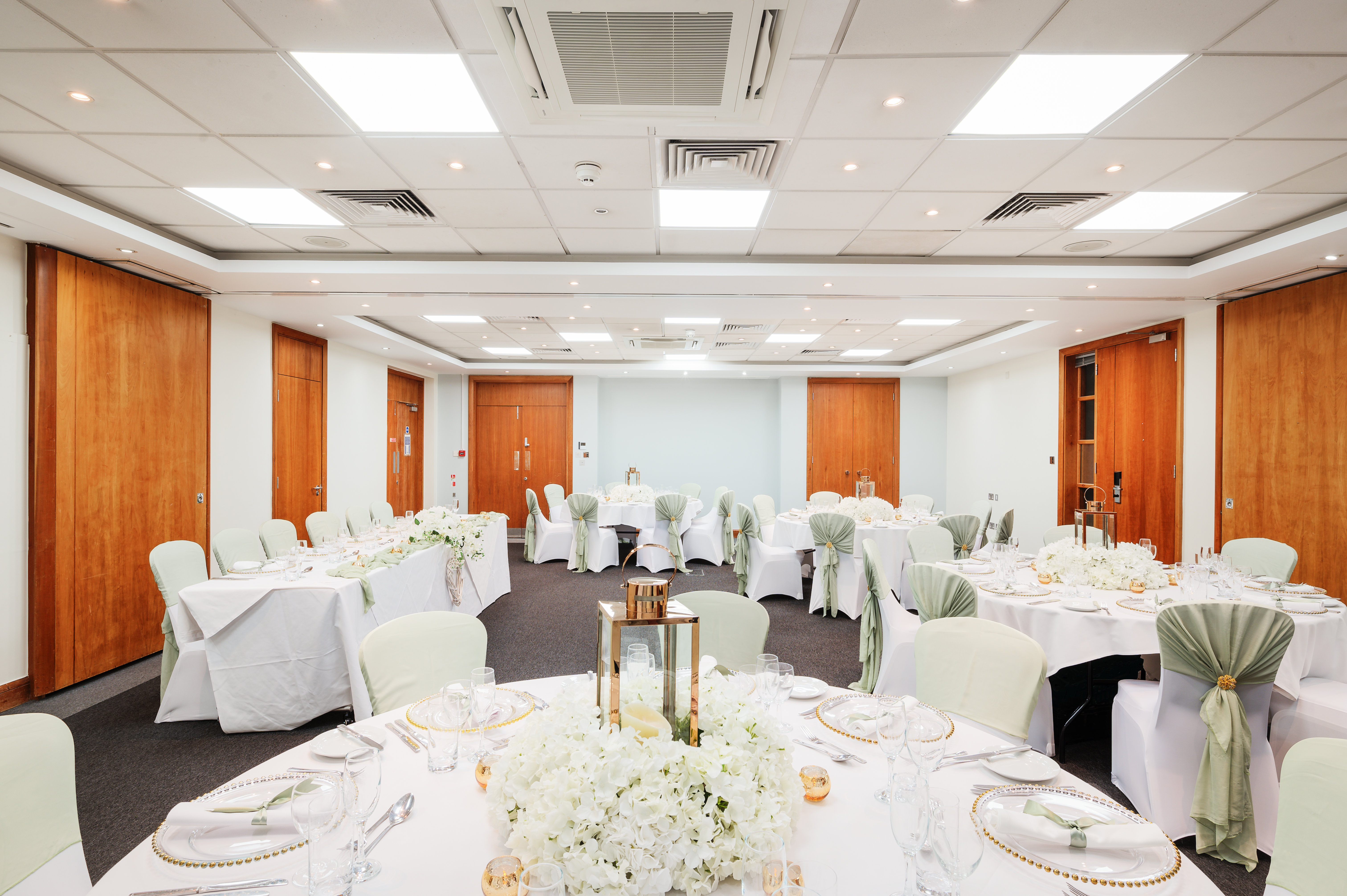 Holiday Inn Rochester Chatham an IHG Hotel 75/79