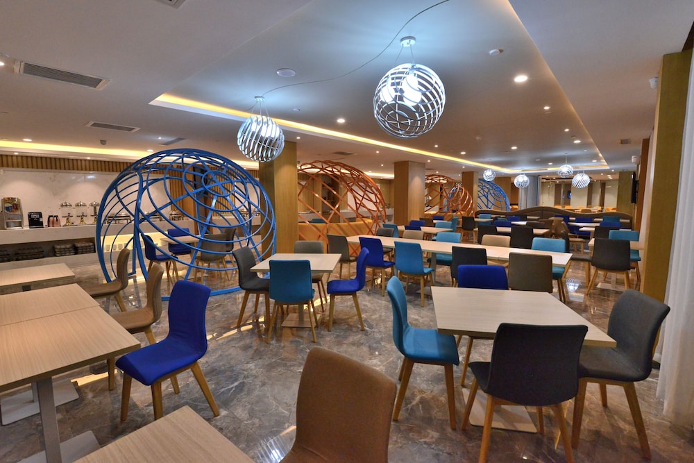 HOLIDAY INN EXPRESS WEIHAI ECONOMIC ZONE 45/54