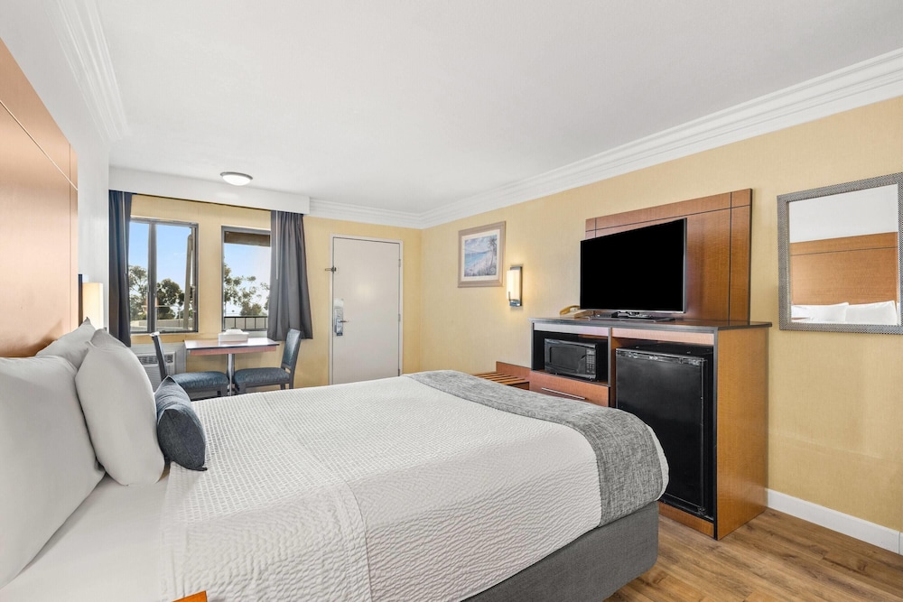 Travelodge by Wyndham San Clemente Beach 20/50