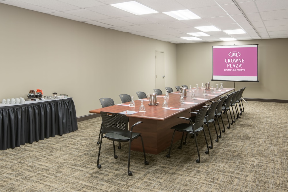Crowne Plaza Hickory 52/61