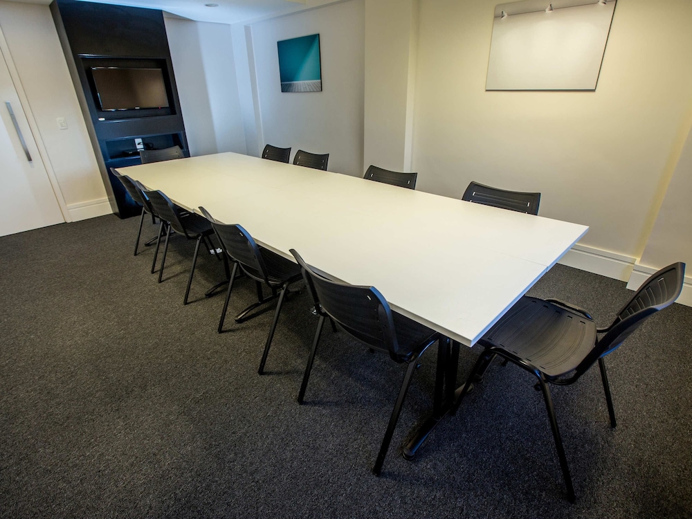 IBIS STYLES PARAUAPEBAS 64/75