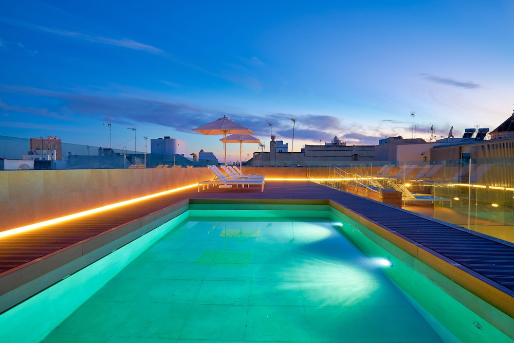 Tandem Torres de Cadiz Suites 45/50